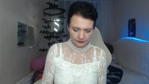 Snapshot of avasaturnian chatting on October 16, 1:25 pm avasaturnian online show from October 16, 1:25 pm