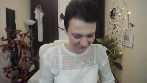 Snapshot of avasaturnian chatting on October 15, 1:14 pm avasaturnian online show from October 15, 1:14 pm
