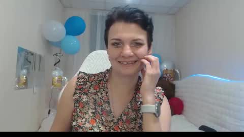 Snapshot of avasaturnian chatting on October 8, 12:42 pm avasaturnian online show from October 8, 12:42 pm