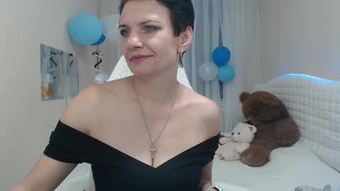 Snapshot of avasaturnian chatting on September 29, 12:21 pm avasaturnian online show from September 29, 12:21 pm