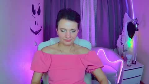 avasaturnian online show from October 27, 1:39 pm