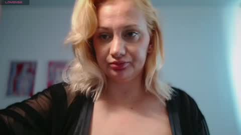 Avery online show from July 15, 3:22 am