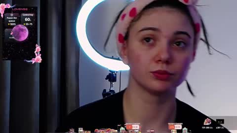 Snapshot of averywillow chatting on March 3, 1:26 pm AveryWillow online show from March 3, 1:26 pm