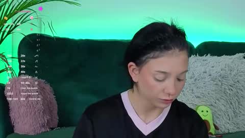 Snapshot of averywillow chatting on October 4, 3:34 am AveryWillow online show from October 4, 3:34 am