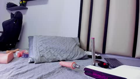 Snapshot of avi_winklar chatting on October 15, 4:26 am Avi Winklar online show from October 15, 4:26 am