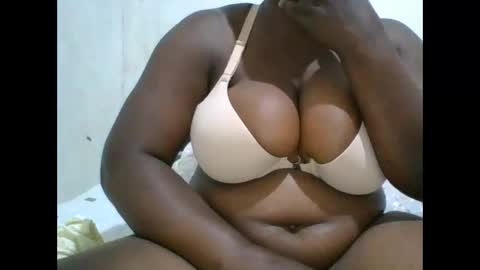 avril254 online show from February 4, 6:49 am