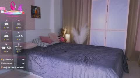 Avril online show from October 4, 10:25 pm