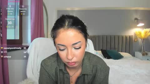 Snapshot of awesome_jolie chatting on October 4, 10:21 am Jolie online show from October 4, 10:21 am