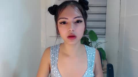 ayalvrs18 online show from February 17, 7:14 am