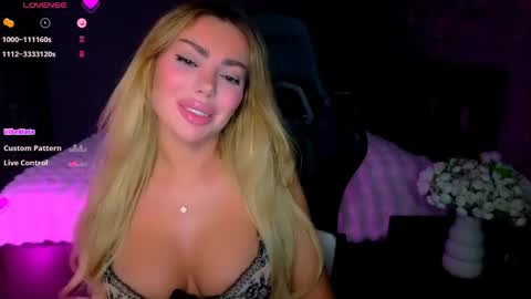  Ayla Demir  online show from May 31, 7:59 pm