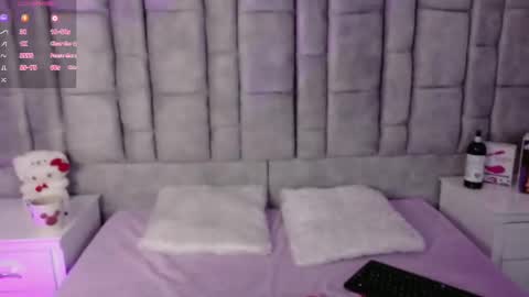 ayla_han online show from April 30, 4:18 am