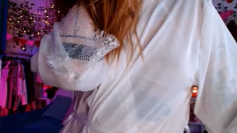 Ayla hill online show from January 17, 8:49 pm