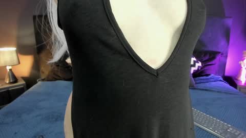 Snapshot of aylen_darkmoor chatting on February 1, 7:34 pm Aylen online show from February 1, 7:34 pm