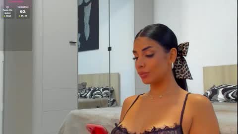 Snapshot of aylinhazell chatting on September 23, 5:05 am Aylinhazel online show from September 23, 5:05 am