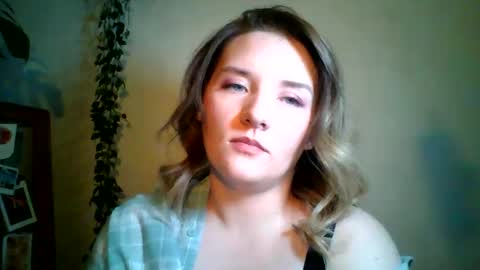 Snapshot of ayrix chatting on September 19, 6:07 pm ayrix online show from September 19, 6:07 pm
