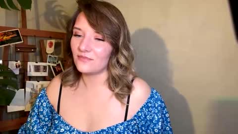 Snapshot of ayrix chatting on September 23, 5:55 pm ayrix online show from September 23, 5:55 pm