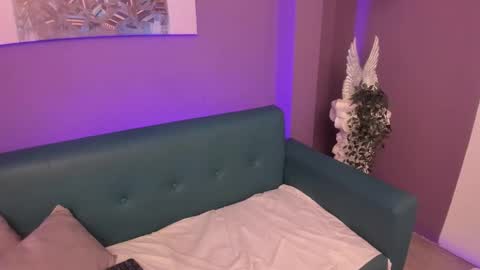 azaleaa__ online show from March 18, 8:47 pm