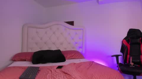 azumi and jean online show from September 16, 4:20 am