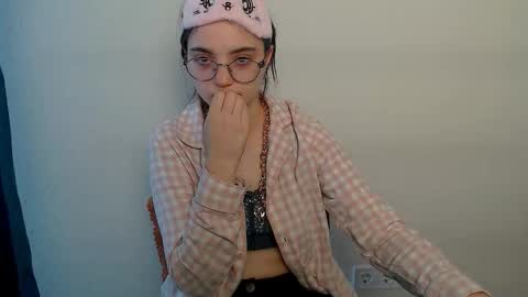 azumi_chan_ online show from March 18, 11:04 am