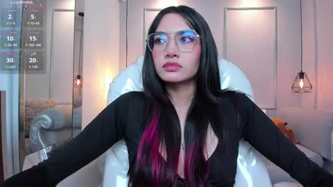 Snapshot of azurakindong chatting on September 30, 7:30 pm Azura online show from September 30, 7:30 pm