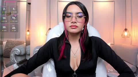 Snapshot of azurakindong chatting on December 10, 7:43 pm Azura online show from December 10, 7:43 pm