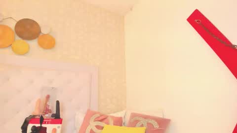 Snapshot of b3k_afrodict chatting on October 17, 7:50 pm Anny online show from October 17, 7:50 pm