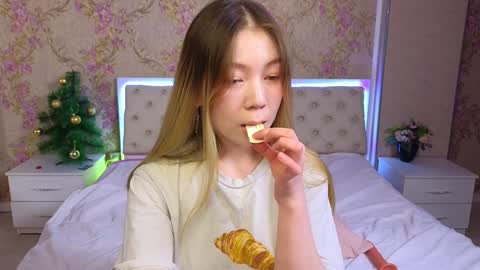 Snapshot of babby_rabbit_ chatting on January 3, 12:41 pm Cute Raby online show from January 3, 12:41 pm