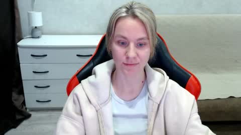 baby_kitte online show from October 21, 12:42 pm