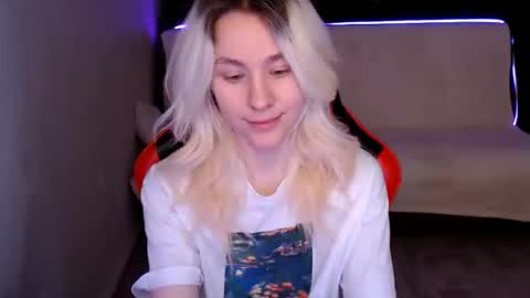 baby_kitte online show from December 11, 3:35 am