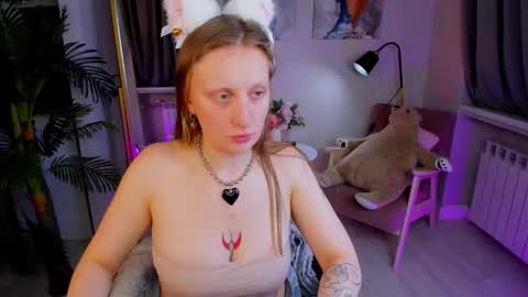 Snapshot of babydarkness chatting on September 12, 10:28 pm Eva online show from September 12, 10:28 pm