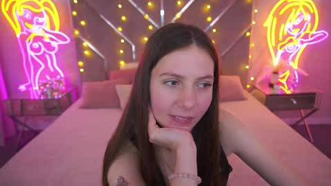 Lady Vi online show from May 14, 1:50 pm
