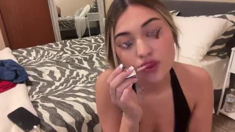 Mia online show from February 23, 3:29 am