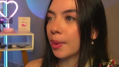 Mishi online show from March 14, 3:07 am