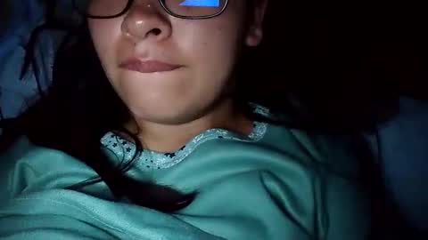 Snapshot of babyymango_ chatting on January 2, 11:27 pm Gisselle online show from January 2, 11:27 pm