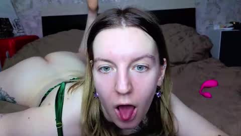 holly online show from March 6, 3:51 pm