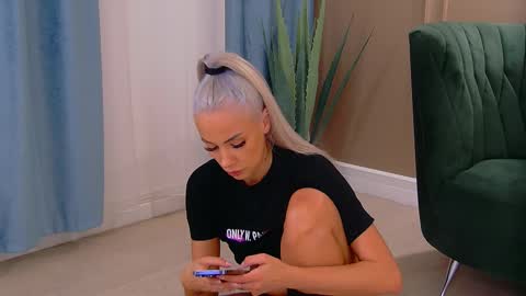 bailey_rush online show from October 10, 4:45 pm