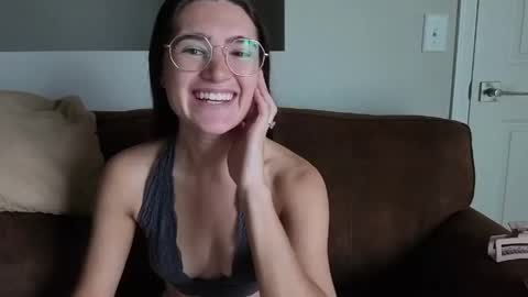 Bambi Farrina online show from April 27, 3:31 pm