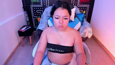Snapshot of barbara_honey chatting on February 20, 12:36 pm Barbara online show from February 20, 12:36 pm