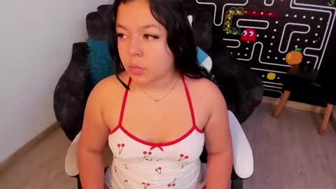 Snapshot of barbara_honey chatting on February 13, 12:43 pm Barbara online show from February 13, 12:43 pm