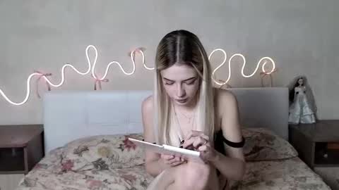 im Betty online show from January 11, 9:58 am