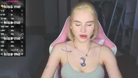 Eva online show from August 2, 3:04 pm