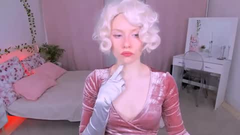 Ask me  online show from May 5, 11:24 am
