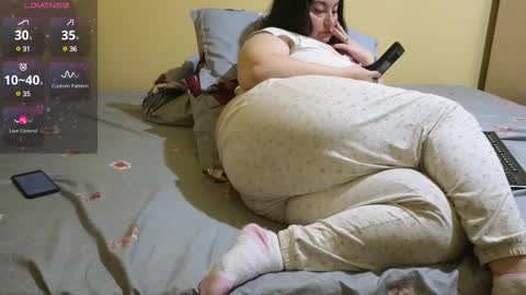 Snapshot of bbw_milf_4u chatting on February 22, 6:04 pm Emma online show from February 22, 6:04 pm