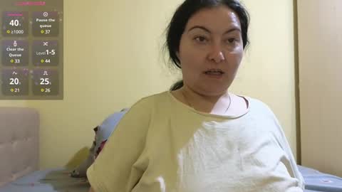 Snapshot of bbw_milf_4u chatting on February 9, 7:09 pm Emma online show from February 9, 7:09 pm
