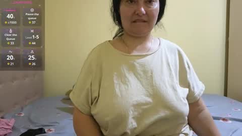 Snapshot of bbw_milf_4u chatting on February 10, 7:26 am Emma online show from February 10, 7:26 am