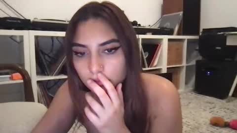 Snapshot of bbypiamia chatting on October 17, 5:43 am bbypiamia online show from October 17, 5:43 am