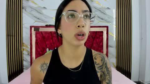 daniela villamizar online show from December 5, 3:35 pm