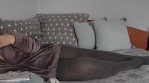 Snapshot of beatrice26 chatting on January 12, 10:56 am beatrice26 online show from January 12, 10:56 am