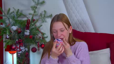 Beatrice online show from December 14, 8:25 pm