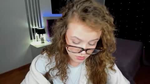 BeatriceWild online show from October 12, 11:01 am